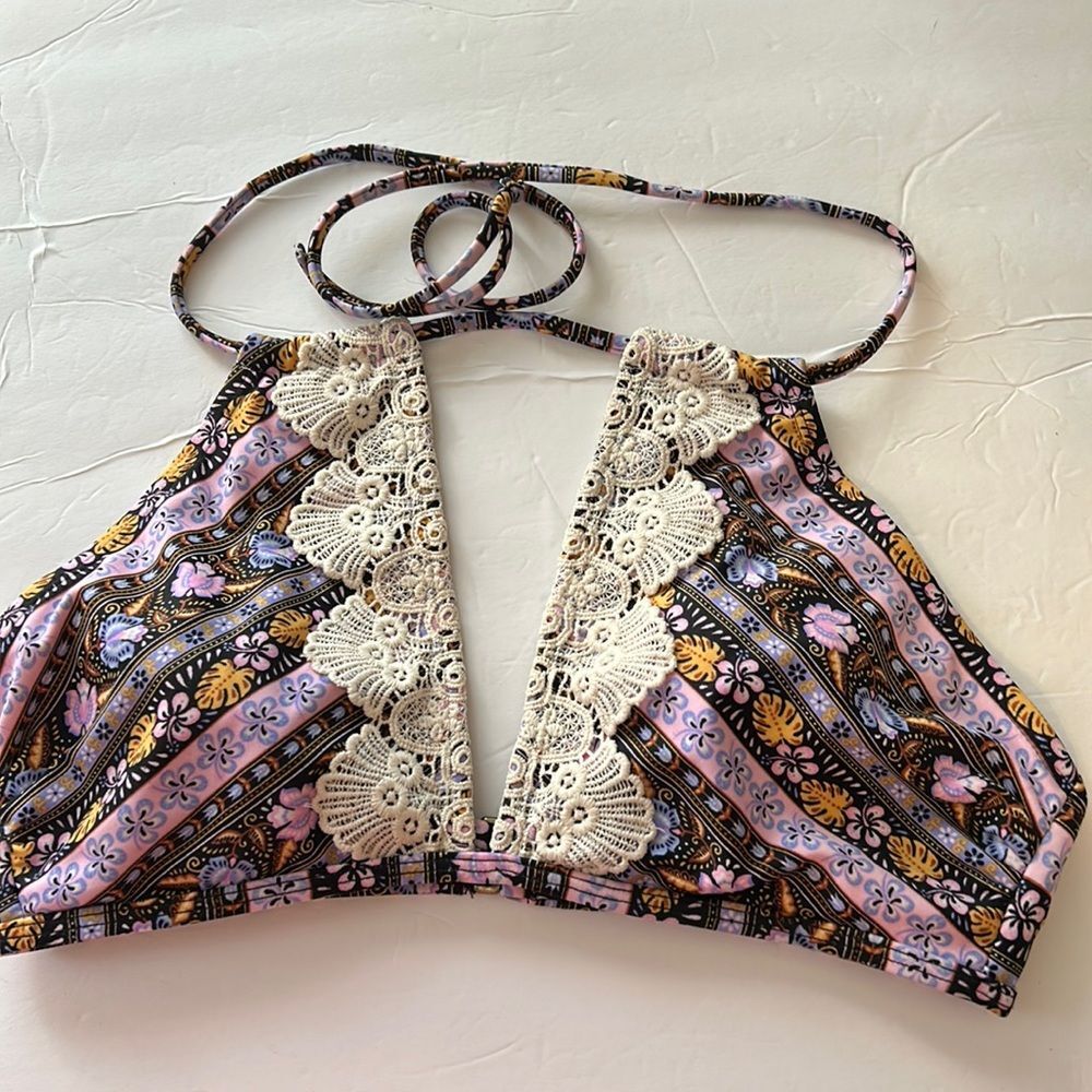 RUE BLEU Size Medium Pink Brown Yellow Floral Lace Lined Swim Bikini Top